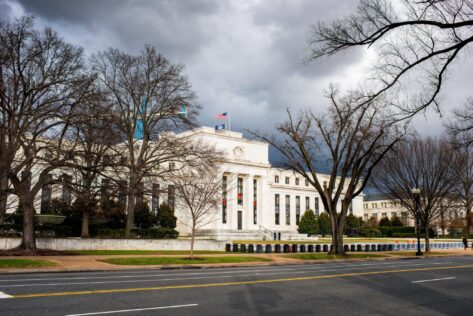 Apakah Fed Siap untuk Melambat? Harga Emas Menunggu Apa yang Akan Dikatakan Powell