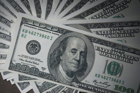 Harga Emas Naik Tajam Didorong Pelemahan USD